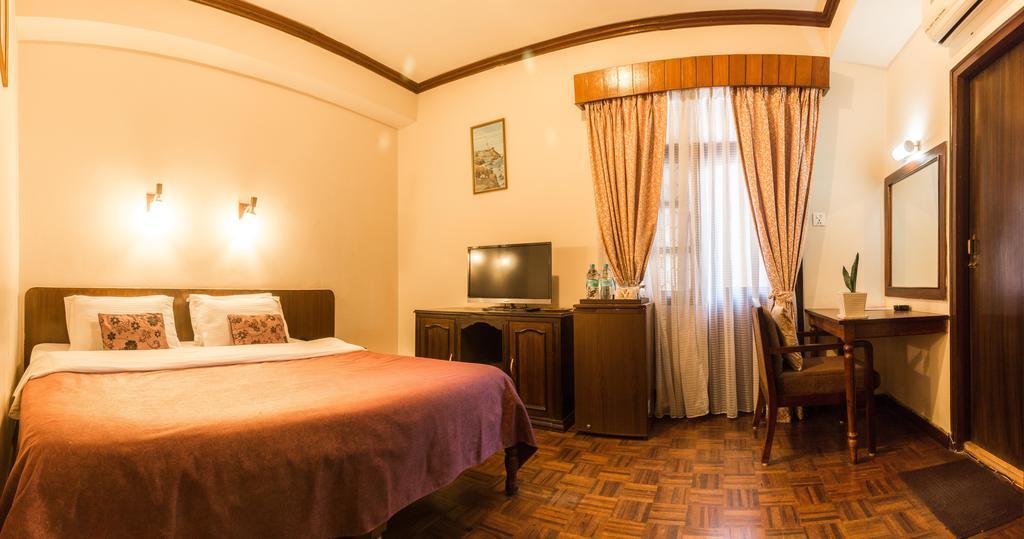 Hotel Excelsior Katmandu Zewnętrze zdjęcie